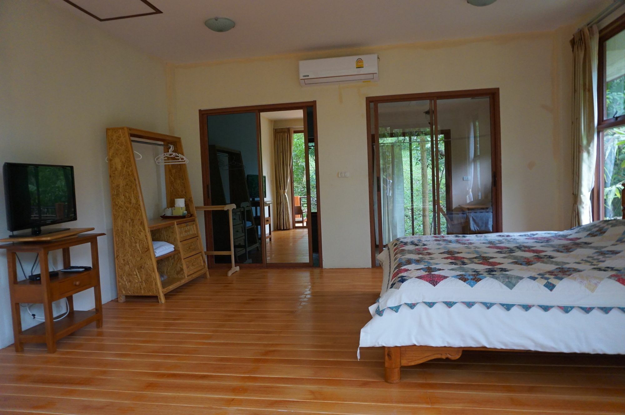 Smallville Resort Ranong Bagian luar foto