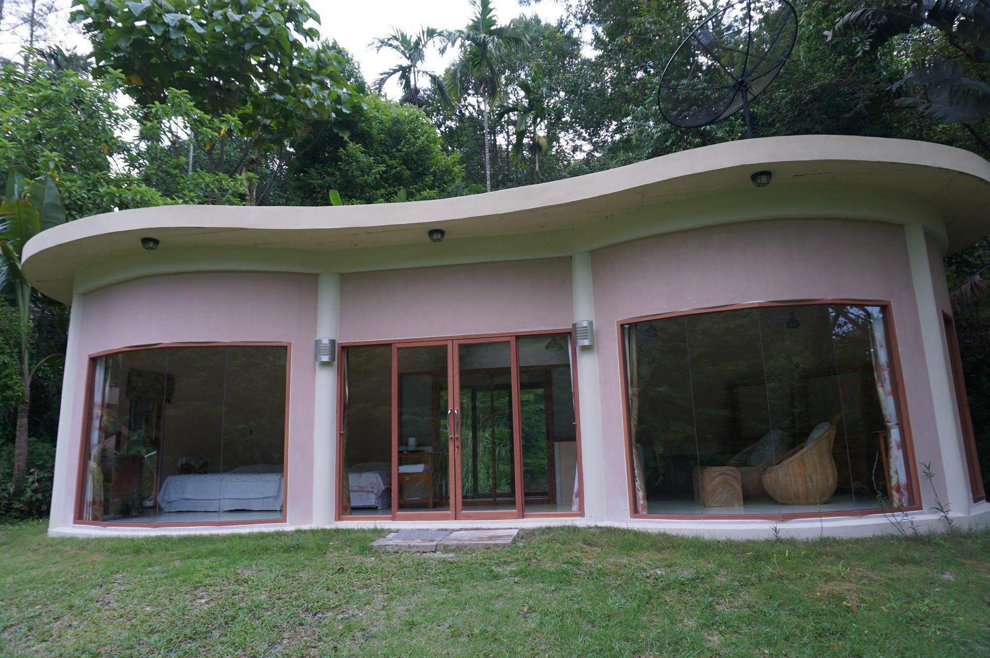 Smallville Resort Ranong Bagian luar foto